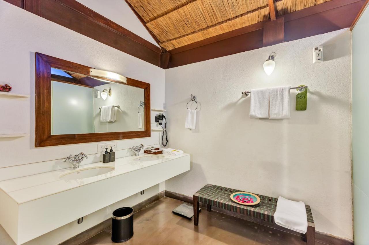 Aamby Valley City Lonavala Habitación foto Bathroom of a Deluxe Ocean View Room